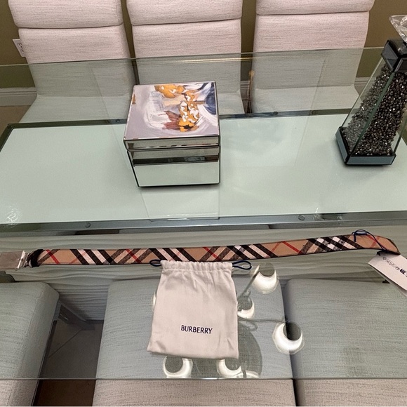 Authentic Burberry Leather Check Reversible Belt with Silver Buckle-Size 70 - Picture 8 of 8